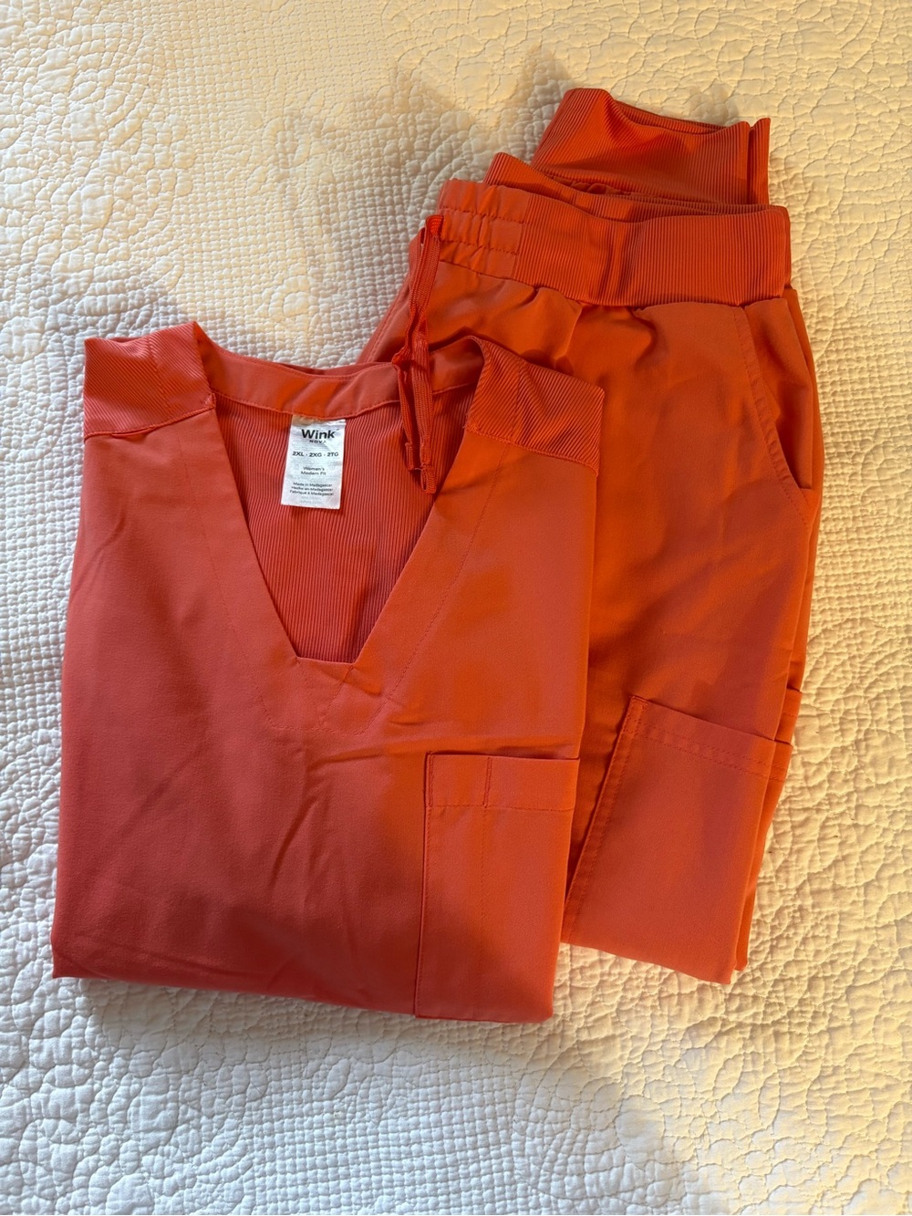 Wink Coral Orange V-Neck Scrub set size XLP